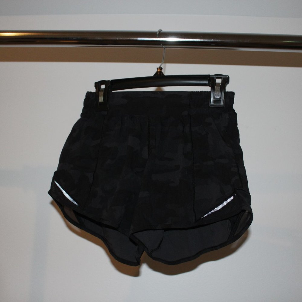 Lululemon Hotty Hot Shorts 4"